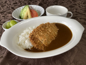 カツカレー <span class="orange">NEW!10/7~ </span>追加330円(デザートは日替り)